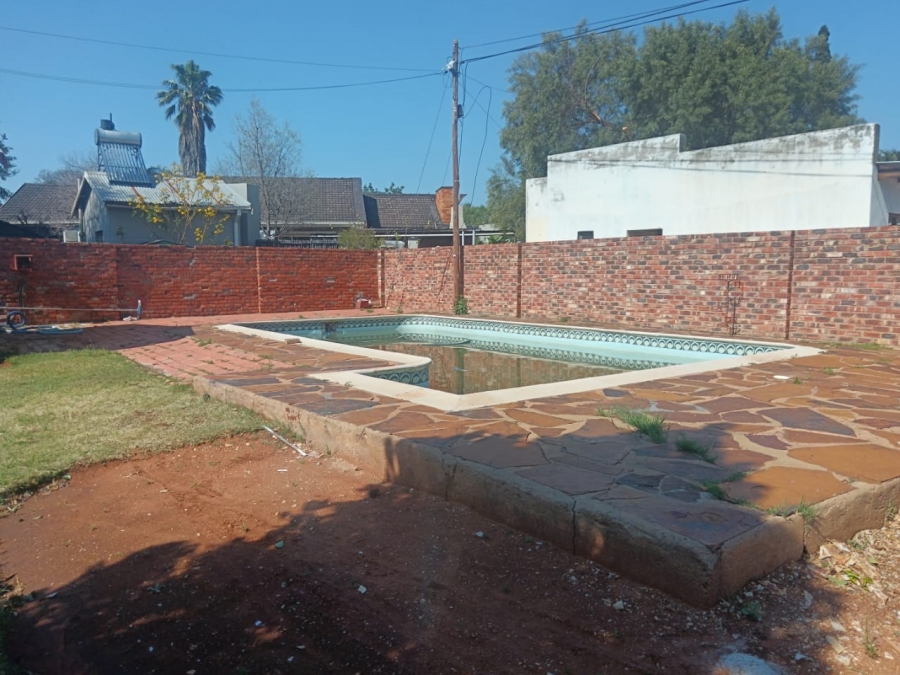 3 Bedroom Property for Sale in Heuwelsig Northern Cape
